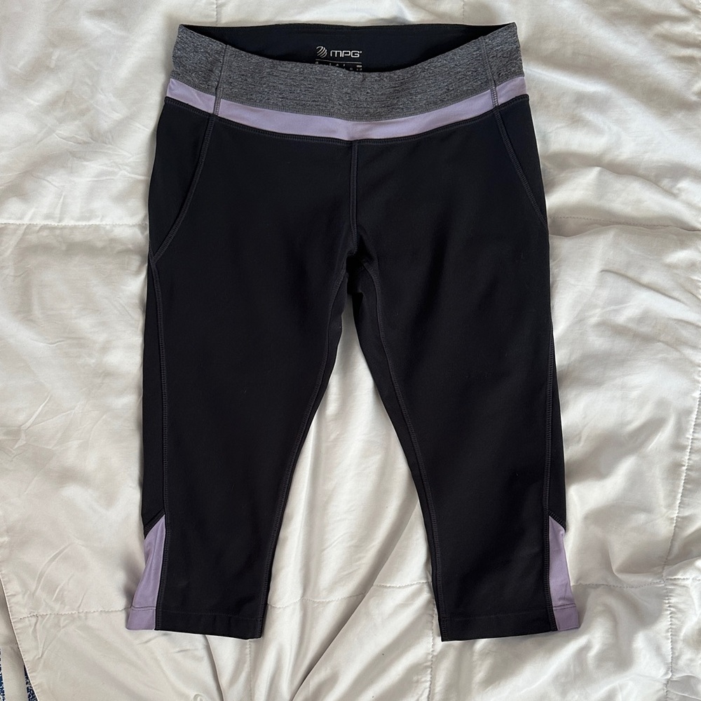 MPG Charcoal Gray Cropped Pants with Gray and Light Purple Size: S Small